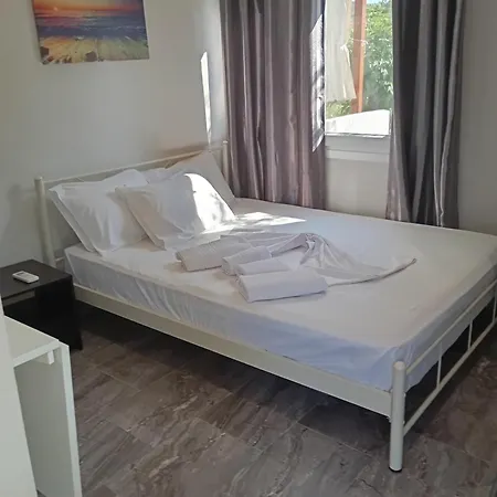 Cristi * Скала-Рахониу